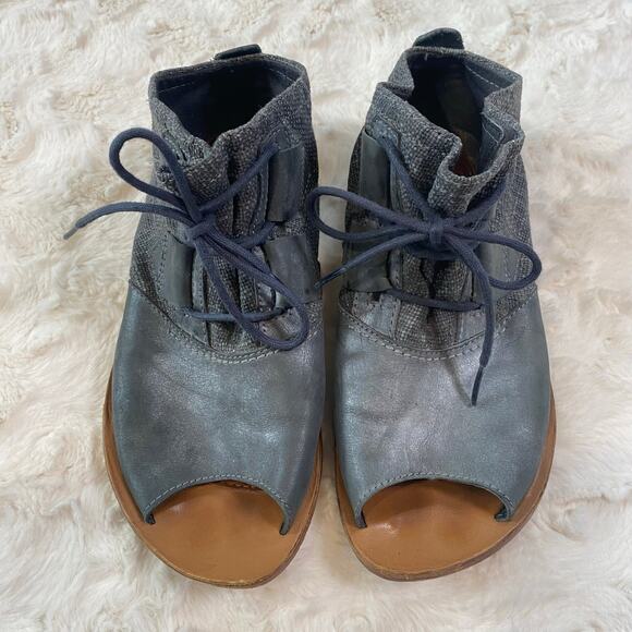Sorel Women’s Size 8.5 Gray Lake Leather Peep
Toe Shoe Sandal Bootie - Picture 1 of 13